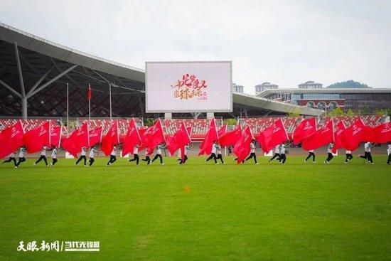 之所以在新作中刻画出斌哥这样一位独特的;扛把子，是因为导演自己的亲身经历：;小时候我有一个十分崇拜的大哥